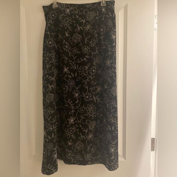 Talbots Dresses & Skirts - NWOT FLORAL TALBOTS SKIRT